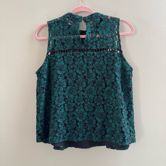 Carolina Belle Green & Black Floral Lace Sleeveless Top - Picture 3 of 6